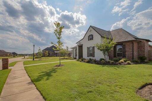 Marketing Your House: Creative Strategies to Attract Buyers
